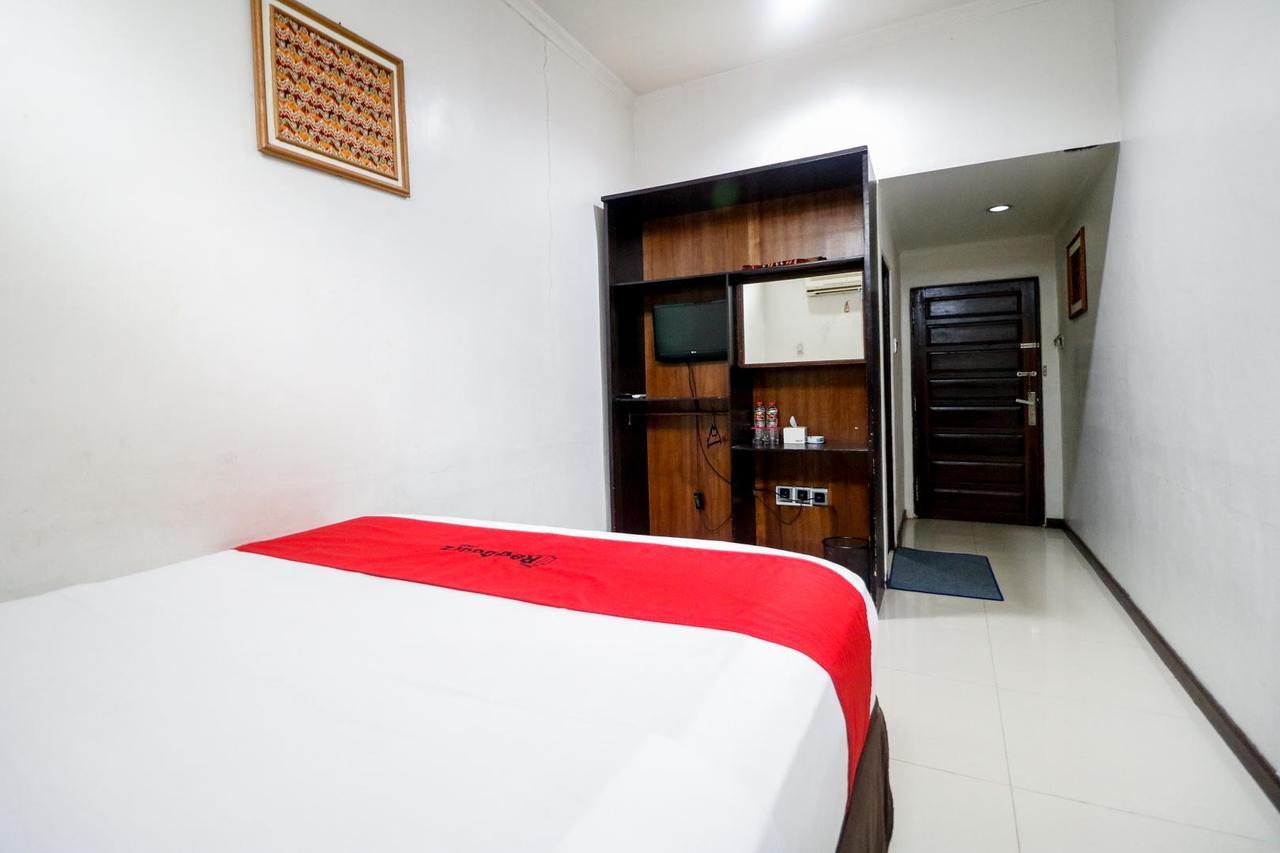 Reddoorz Plus @ Banjarmasin Tengah Hotel Luaran gambar